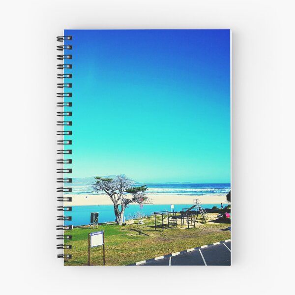 Aperçu de l'œuvre Escapade à la plage créée et vendue par ShopMonsta.