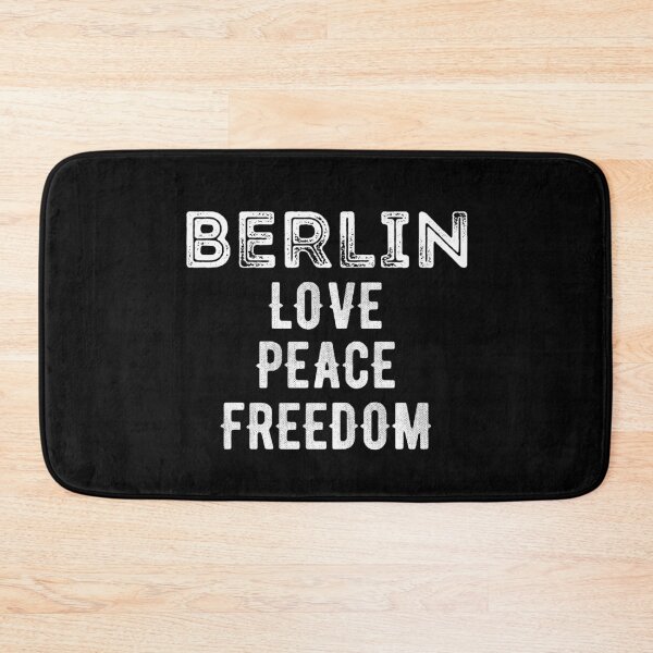 Artikelvorschau, Berlin Love Peace Freedom Demonstration Liebe Shirt entworfen und verkauft von PDAG.