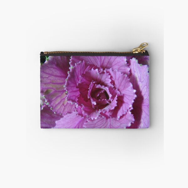 Aperçu de l'œuvre Pretty in Purple - Ornamental Cabbage Macro créée et vendue par BlueMoonRose.