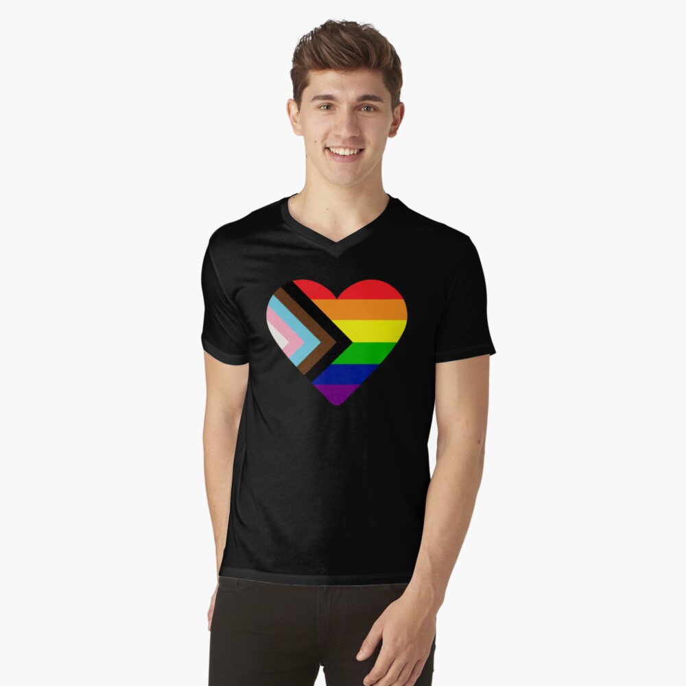 Vista previa del artículo con la obra «Camiseta de cuello en V», diseñado y vendido por NYXFN.