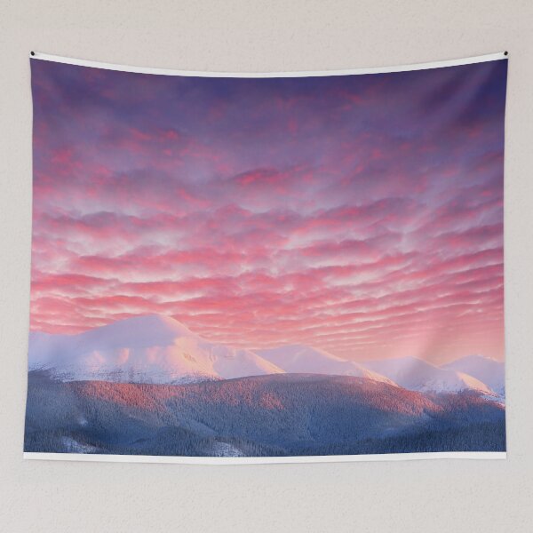 Artikelvorschau, Winterlandschaft mit schneebedecktem Berg entworfen und verkauft von JTS STORE.