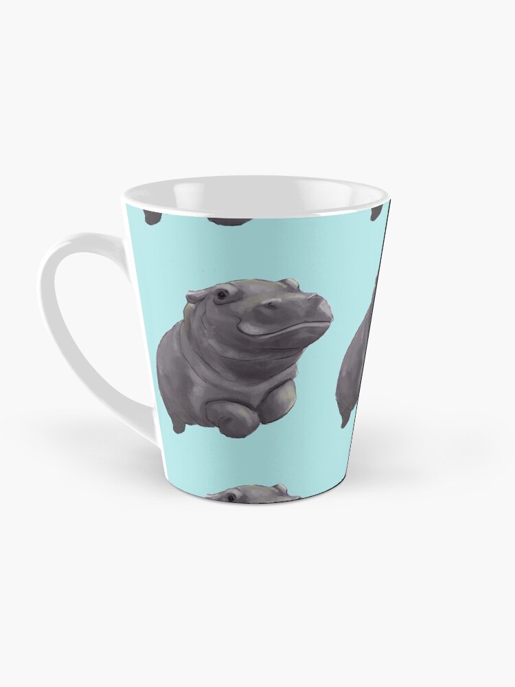 Aperçu 3 sur 4. Mug à café avec l'œuvre Mignon bébé hippopotame peint natation - peinture numérique créée et vendue par stilo29.