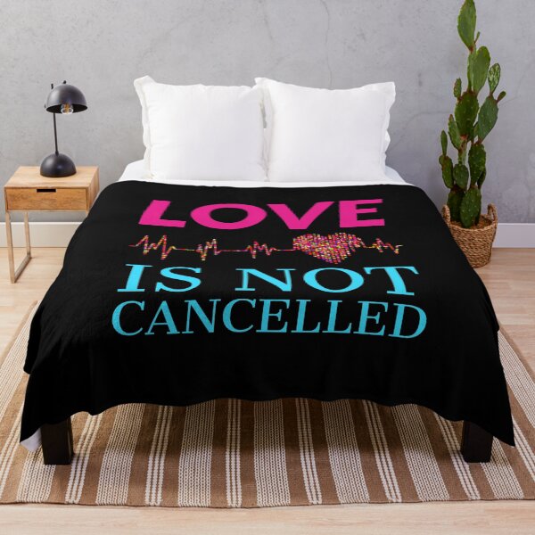 Item preview, el amor no se cancela trazo ecg con un corazón designed and sold by doctors-apparel.