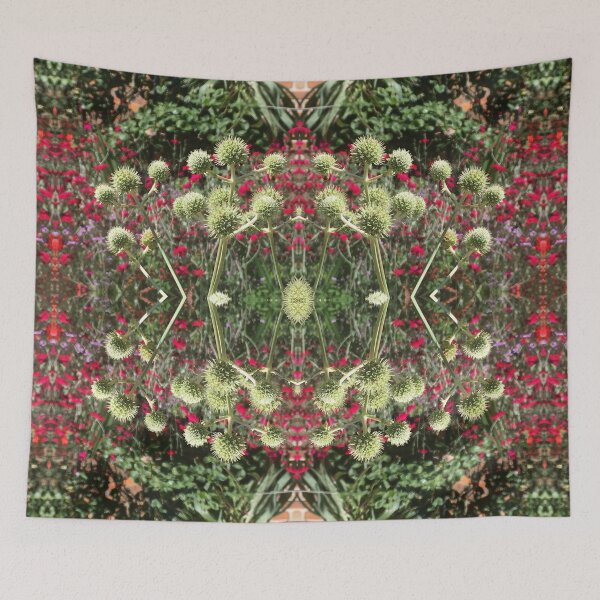 Aperçu de l'œuvre Boules vertes et fleurs fusionnées - Botanical Delights Transform Brick Borders III créée et vendue par RoseAromas.