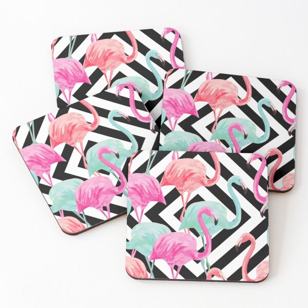 Artikelvorschau, Blaue und rosa Flamingos mit schwarzem weißem Diamant-Hintergrund entworfen und verkauft von Inspireaglow.