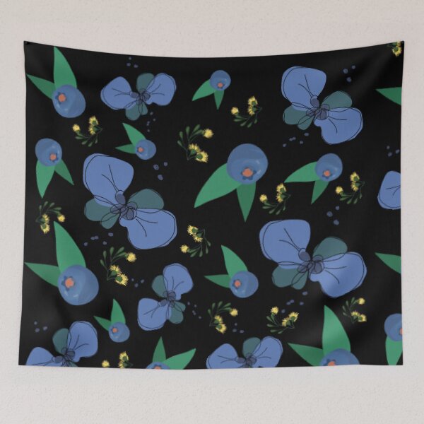 Artikelvorschau, Blumen und Blaubeeren auf schwarzem Hintergrundmuster entworfen und verkauft von PatternHeavens.