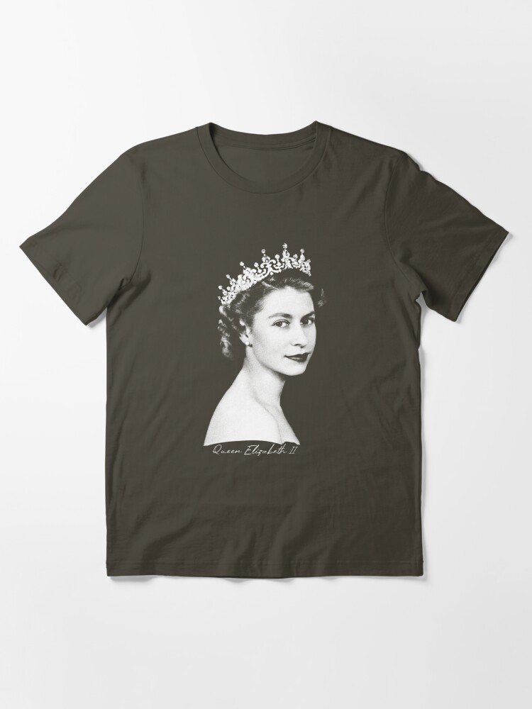 Aperçu 3 sur 7. T-shirt essentiel avec l'œuvre Reine Elizabeth II - Rétro créée et vendue par RomancePool.
