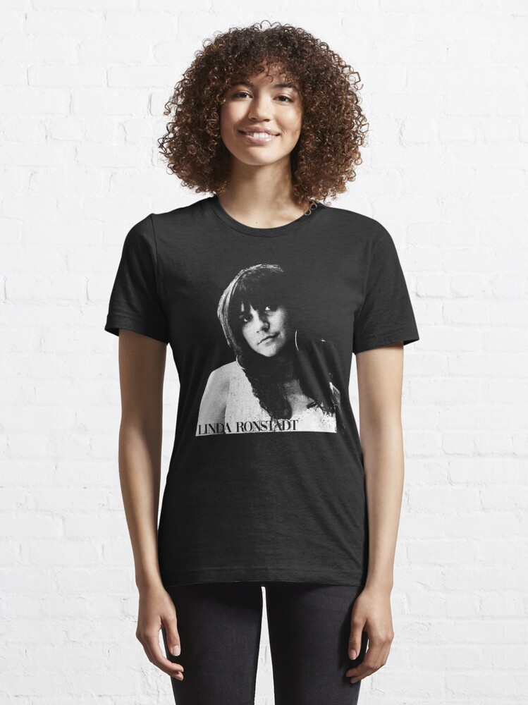 Discover Linda Ronstadt - Retro portrait Essential T-Shirt