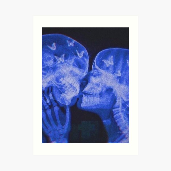 kiss me Art Print
