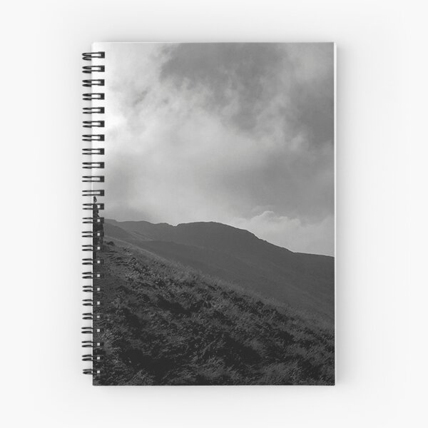 Aperçu de l'œuvre Escalade au-dessus de Patterdale dans les nuages créée et vendue par GeorgeOne.