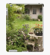 Disheveled little garden! iPad Case/Skin