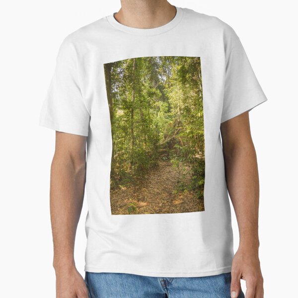 Vista previa del artículo con la obra «Un sendero a través de la selva tropical en el Parque Nacional Gunung Leuser, Bukit Lawang», diseñado y vendido por SnapTPhotograph.