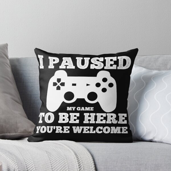 Aperçu de l'œuvre J'ai mis mon jeu en pause pour être ici Idée de chemise créée et vendue par PDAG.