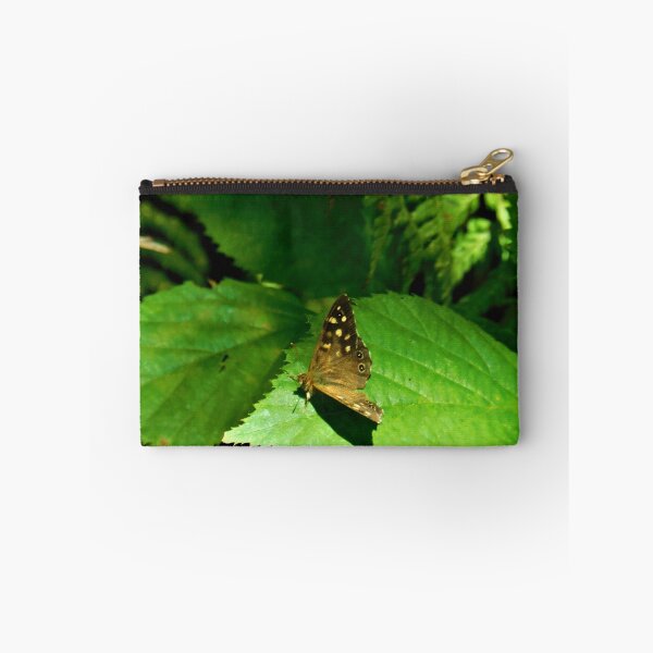 Artikelvorschau, Geflecktes Holz auf einer Brombeere entworfen und verkauft von AbnormalLoad.