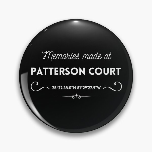 Artikelvorschau, Erinnerungen am Patterson Court: WDW Cast, Alumni-weiße Schrift entworfen und verkauft von morelando.