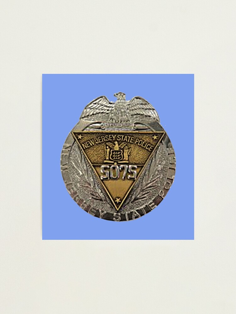 【P7625】THE BADGE／THE BADGE IS HERE AGAIN fpp,medium,lustre,wall_texture