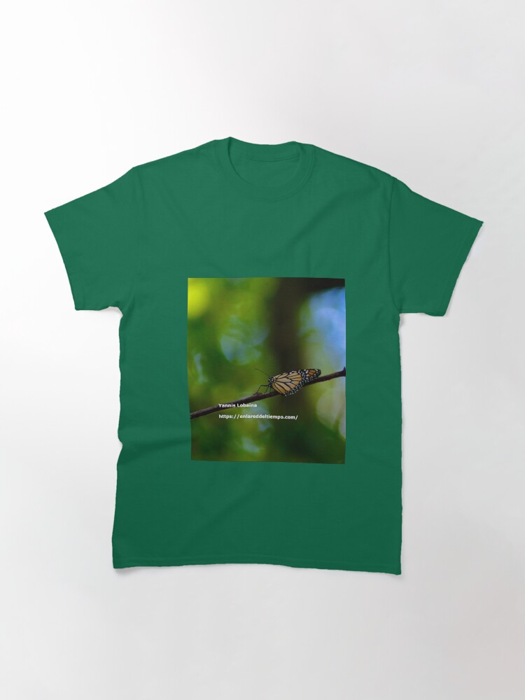 Alternate view of Copy of Monarch butterfly before flying in search of sun By Yannis Lobaina Classic T-Shirt