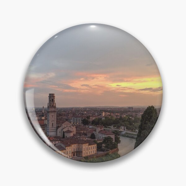 Artikelvorschau, Ein kleiner Blick auf Verona - Sonnenuntergang entworfen und verkauft von Dashagraphy.