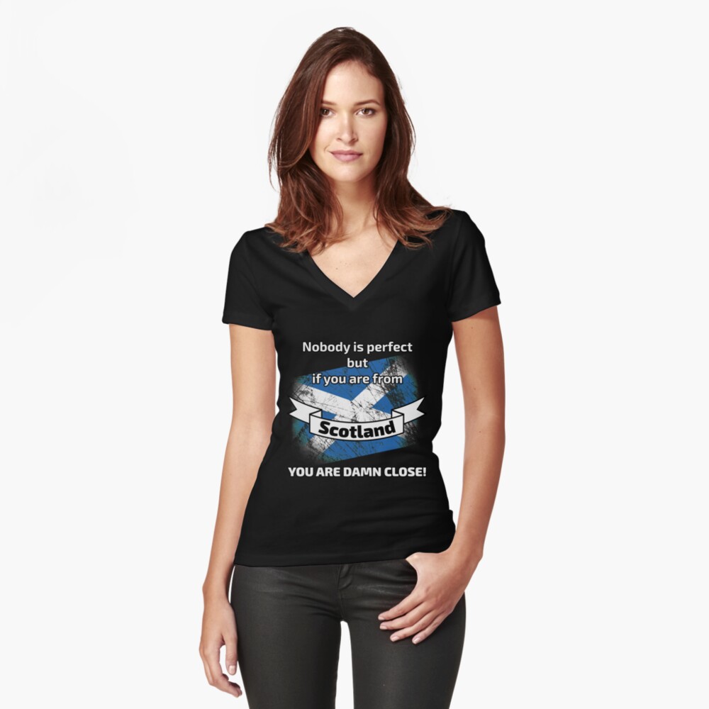 Artikel-Vorschau von Tailliertes T-Shirt mit V-Ausschnitt, designt und verkauft von dynamitfrosch.