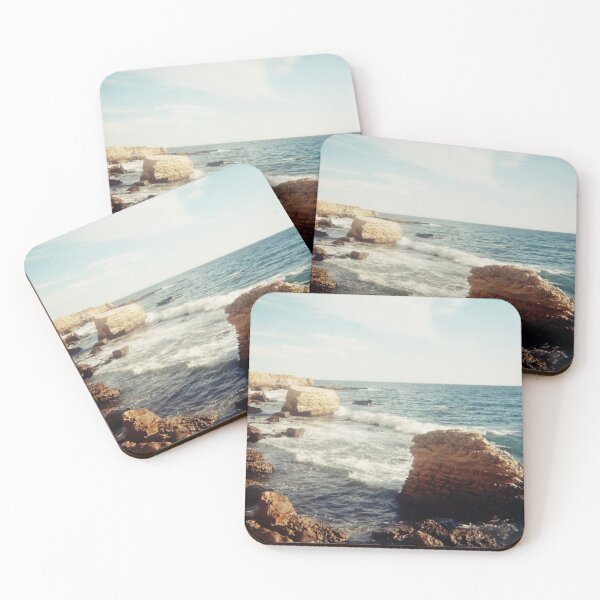 Artikelvorschau, Crashing Waves - Klippen von Cassis entworfen und verkauft von Bryony Rose.