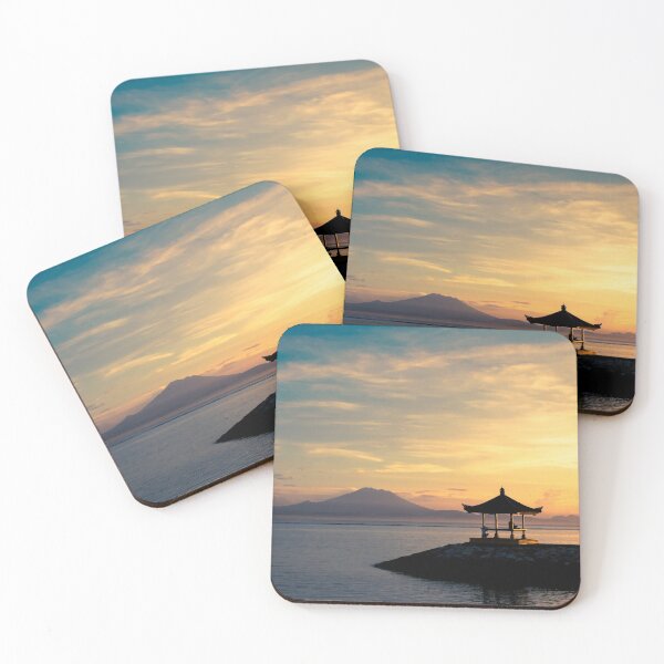 Artikelvorschau, Gelassenheit – ruhiger Morgen am Ufer des Indischen Ozeans am Sanur Beach, Bali entworfen und verkauft von Dyrk Wyst Redbubble Shop.
