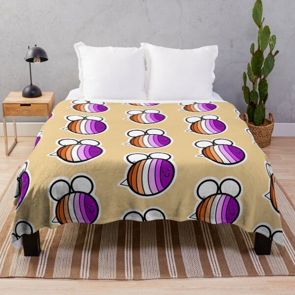 Item preview, ¡Abeja tú mismo! Orgullo lesbiano abejorro designed and sold by Mickey Kyan.