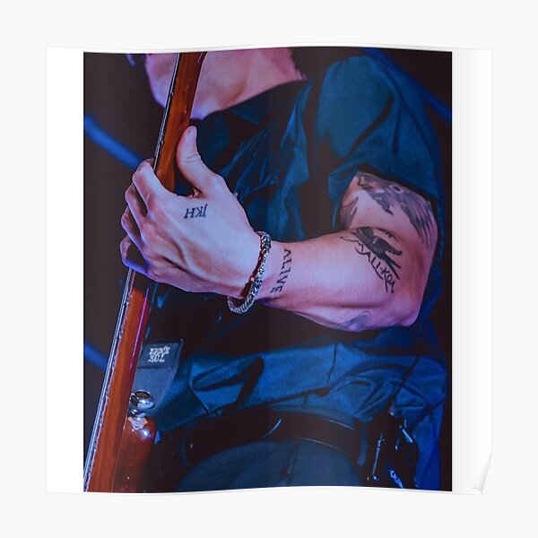 Calum Hood Póster