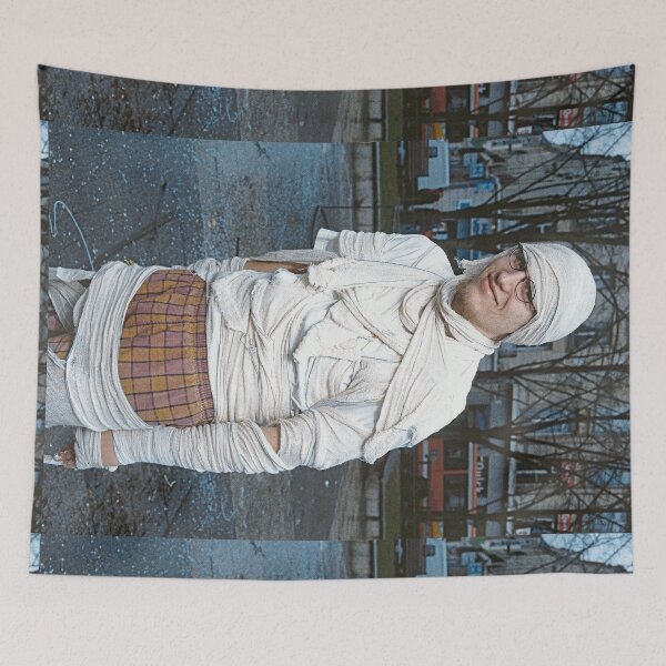 Item preview, r2649/ La Momie du Carnaval de Poitiers 1997 par Okaio Créations - Olavia-Olao avec canon eos 5 28-70 L f.2.8 et Studio Portable Okaio avec 3 Flashs et les Boites à lumière Okaio designed and sold by o.okaïo.
