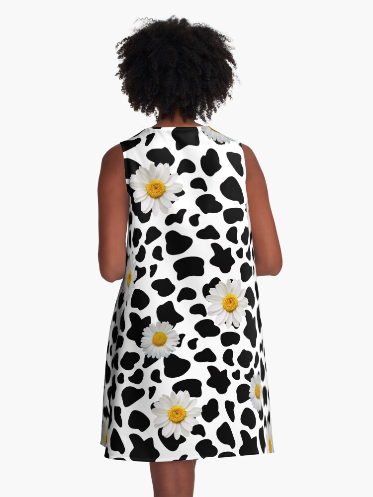 Imagen 3 de 4, Vestido acampanado con la obra Estampado Daisy Cow, diseñada y vendida por PeppernCo.