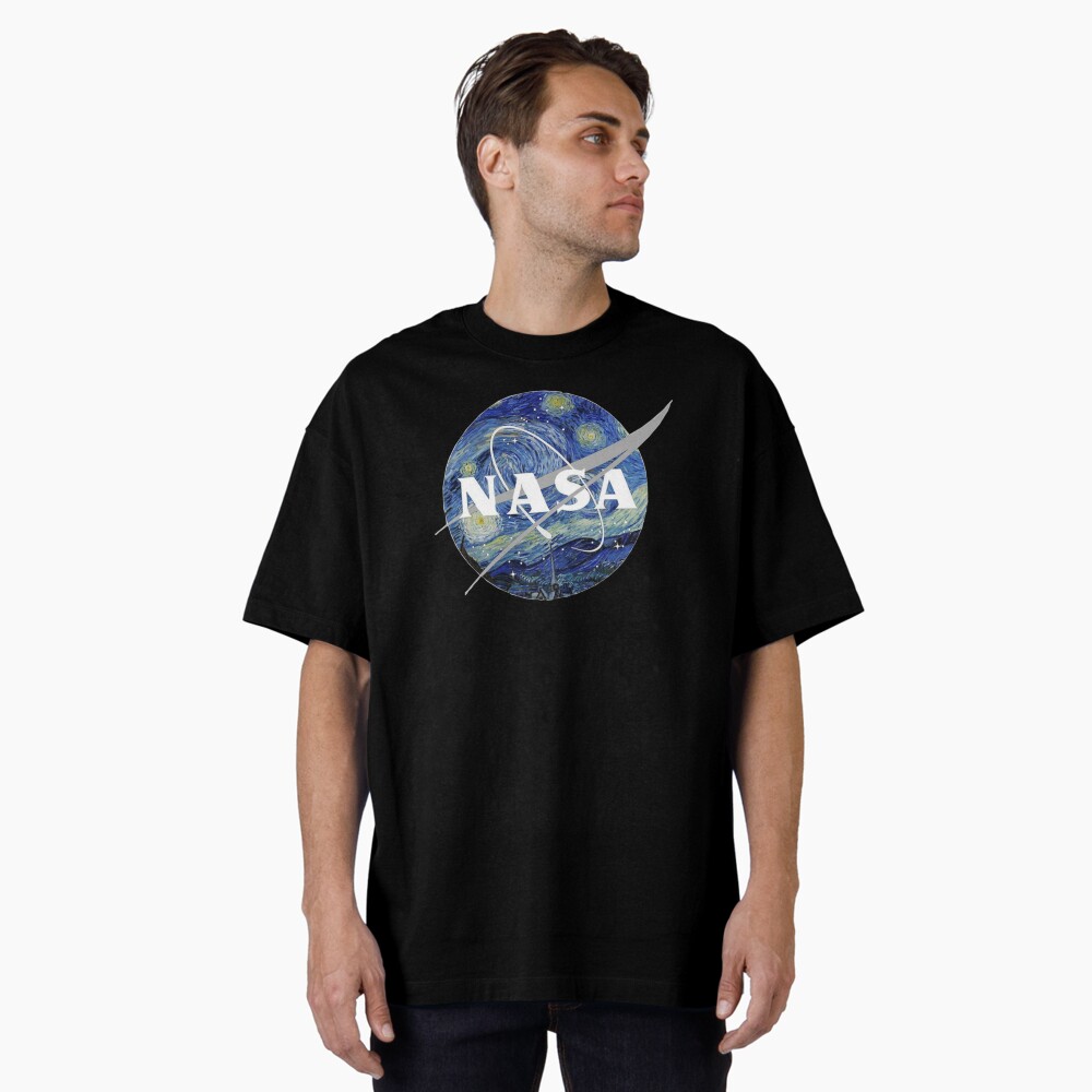 Aperçu de l'œuvre T-shirt oversize créée et vendue par JustAnotherBee.