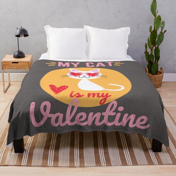 Aperçu de l'œuvre MON CHAT EST MON T-SHIRT CLASSIQUE VALENTINE créée et vendue par JaylaStarr.