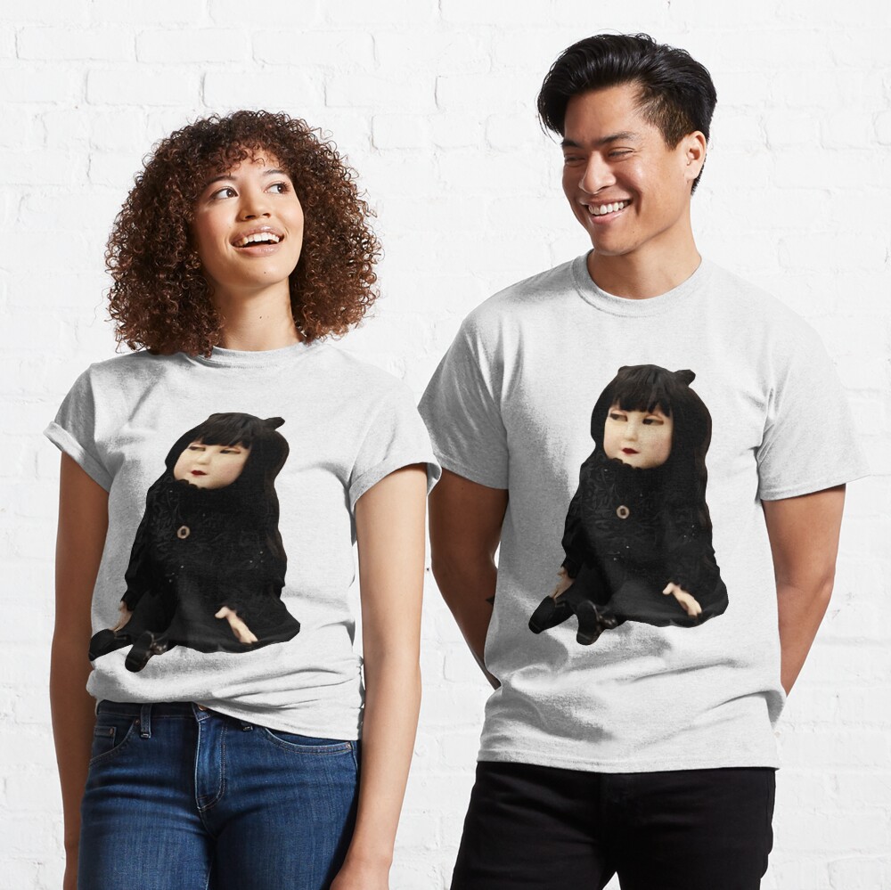 Aperçu de l'œuvre T-shirt classique créée et vendue par RoyalNadja.