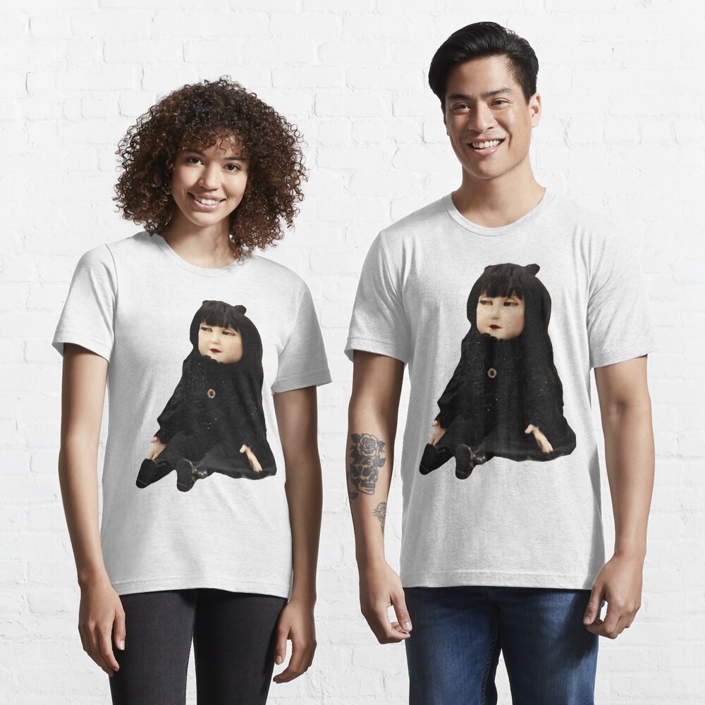 Aperçu de l'œuvre T-shirt essentiel créée et vendue par RoyalNadja.