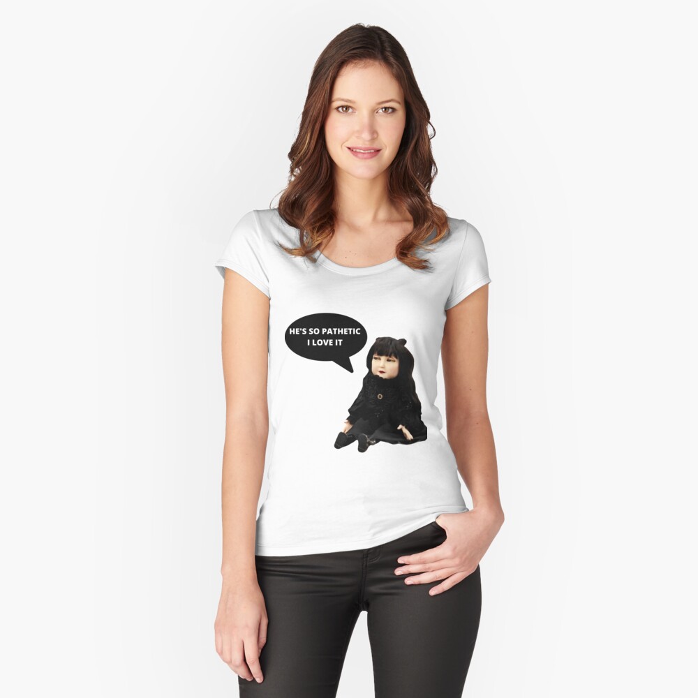 Aperçu de l'œuvre T-shirt échancré créée et vendue par RoyalNadja.
