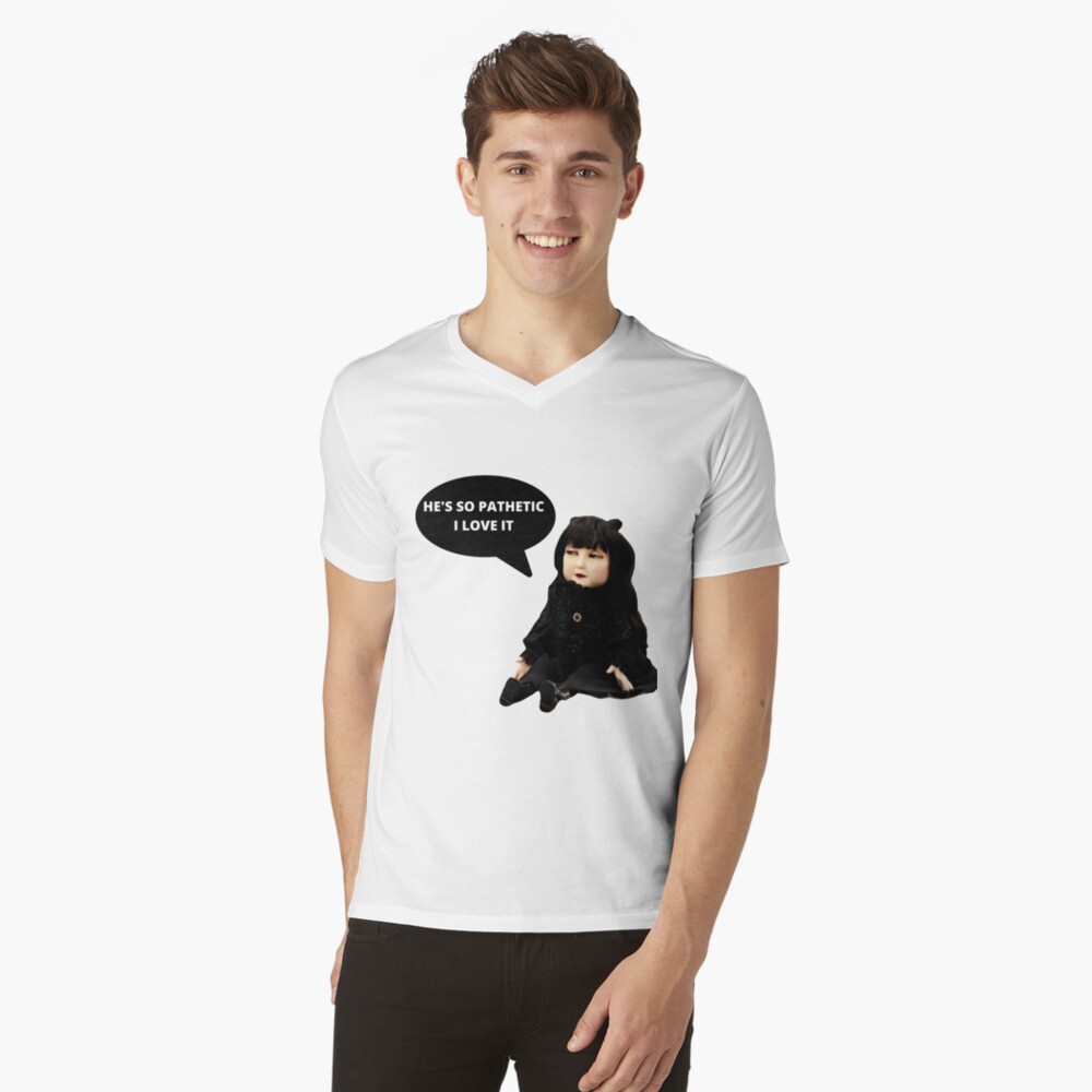 Aperçu de l'œuvre T-shirt col V créée et vendue par RoyalNadja.