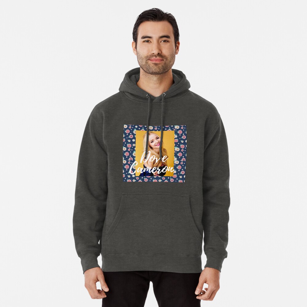 Vista previa del artículo con la obra «Sudadera con capucha», diseñado y vendido por Ghuncha101.