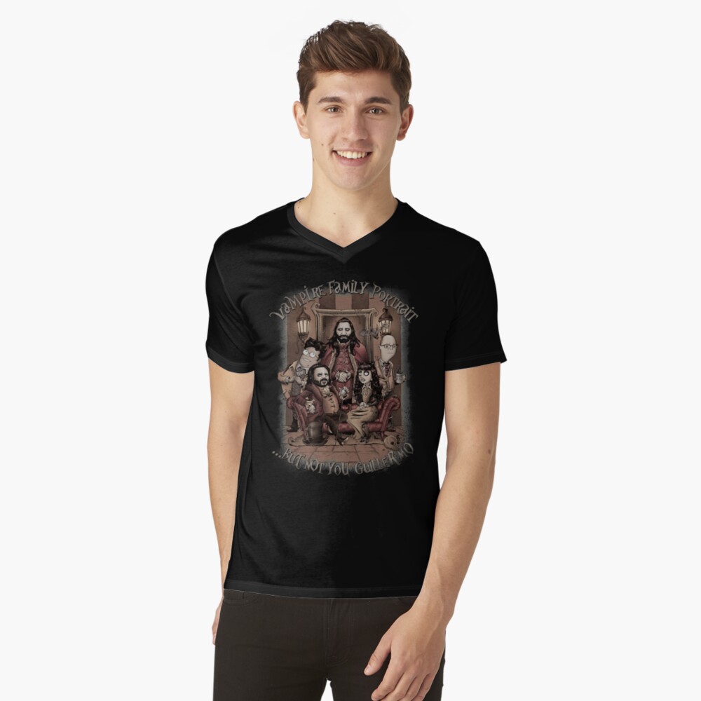 Aperçu de l'œuvre T-shirt col V créée et vendue par saqman.