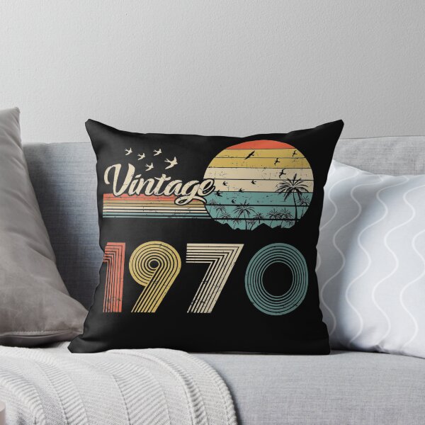 Aperçu de l'œuvre Vintage 1970, né en 1970 anniversaire Design rétro, 51e anniversaire cadeau, 51 ans créée et vendue par MN-Shop0123.
