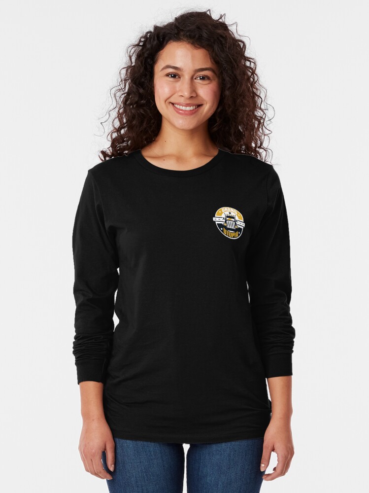 Aperçu 2 sur 5. T-shirt manches longues avec l'œuvre Grand Utopia Logo créée et vendue par MyGodness.