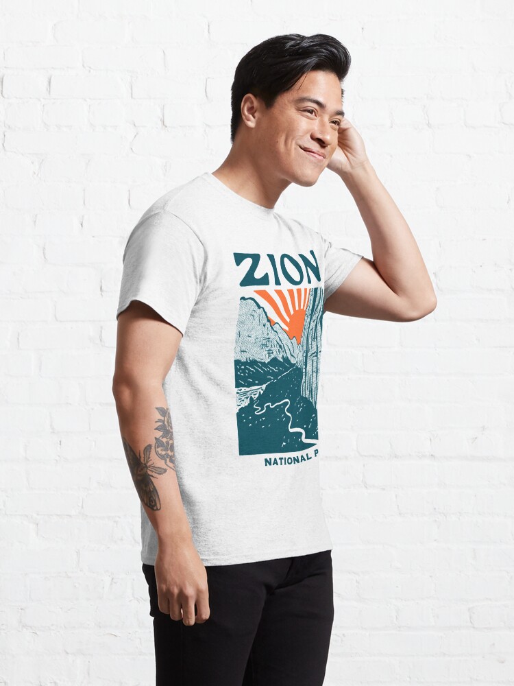 Disover Vintage Zion National Park | Classic T-Shirt