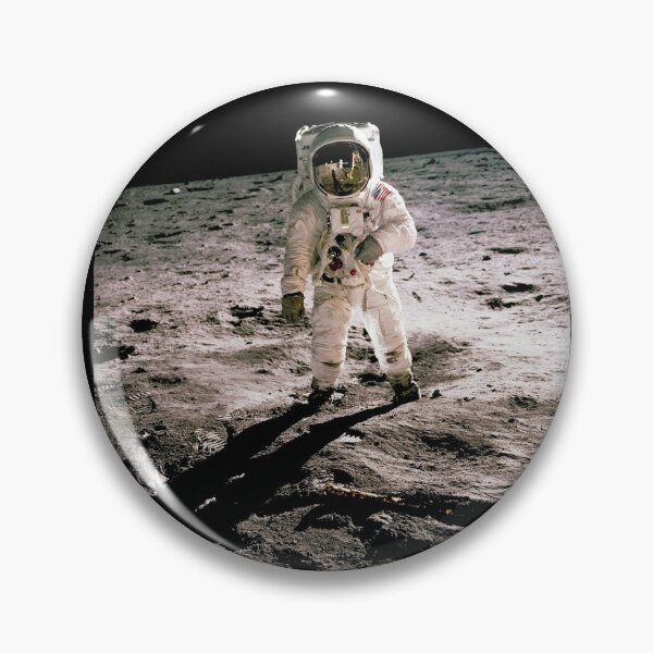 Artikelvorschau, Buzz Aldrin auf dem Mond entworfen und verkauft von magnetarball.
