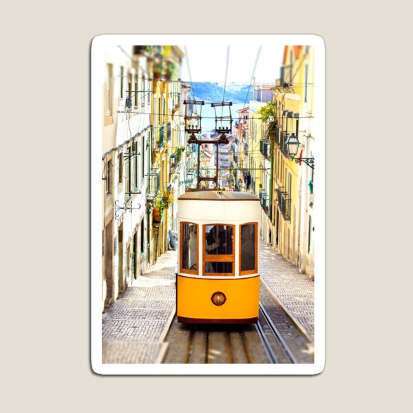 Aperçu de l'œuvre L'ascenseur Bica au Bairro Alto, Lisbonne, Portugal créée et vendue par Rrrainbow.