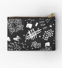It's a guessing game! Studio Pouch