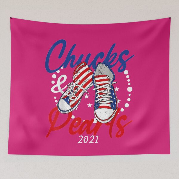 Artikelvorschau, Chucks and Pearls 2021 Für Frauen und Männer Lustig entworfen und verkauft von markknotts.