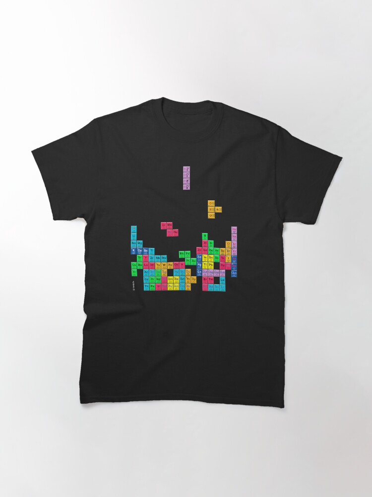 Imagen 3 de 7, Camiseta clásica con la obra Tabla periódica, diseñada y vendida por Sintes.