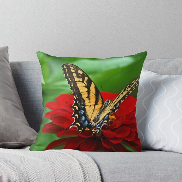 Artikelvorschau, Schmetterling auf Blume entworfen und verkauft von Batiskafoo.