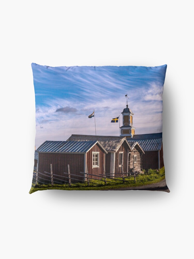 Alternative Ansicht von Alte Kirche bei Kukkolaforsen Bodenkissen