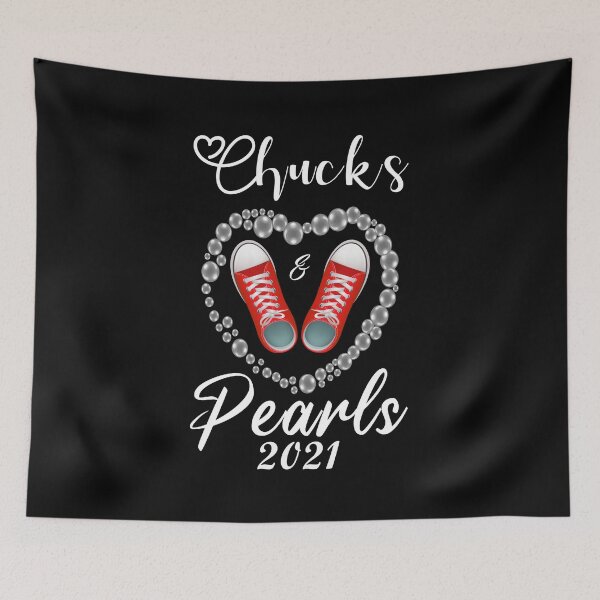 Artikelvorschau, Chucks and Pearls 2021 Geschenk entworfen und verkauft von Mo-Am.