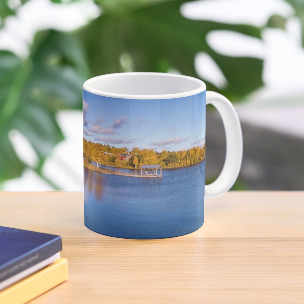 Ein herbstlicher See bei Arjeplog Tasse