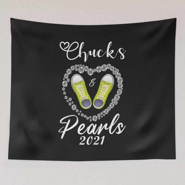 Artikelvorschau, Chucks and Pearls 2021 Geschenk entworfen und verkauft von Mo-Am.